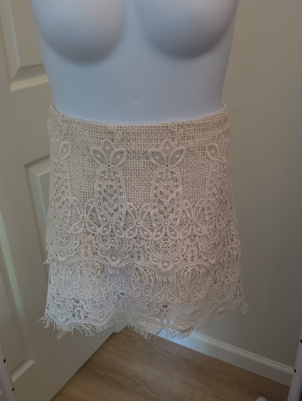Anthropologie 20W Cream Crochet Lace Miniskirt